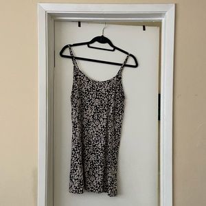Tilly’s daisy print dress